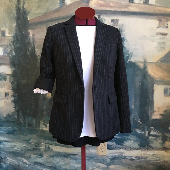 Banana Republic Jackets & Blazers - Banana Republic Women's 6P Grey/Chalk Pinstriped 1-Button Blazer Lined